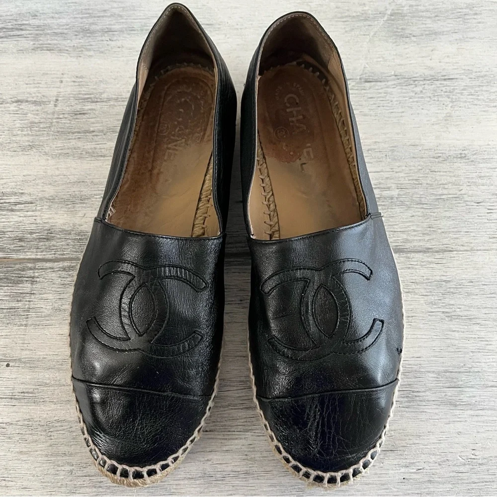 CHANEL CC Cap toe Classic Black Leather Espadrilles size 40 - Picture 1 of 11
